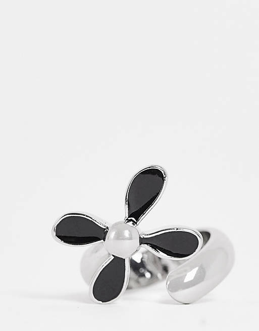 ASOS Herren Accessoires Schmuck Ringe Fashion wraparound ring with flower and black enamel in tone 