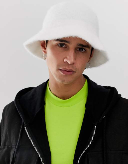 White faux fur store bucket hat