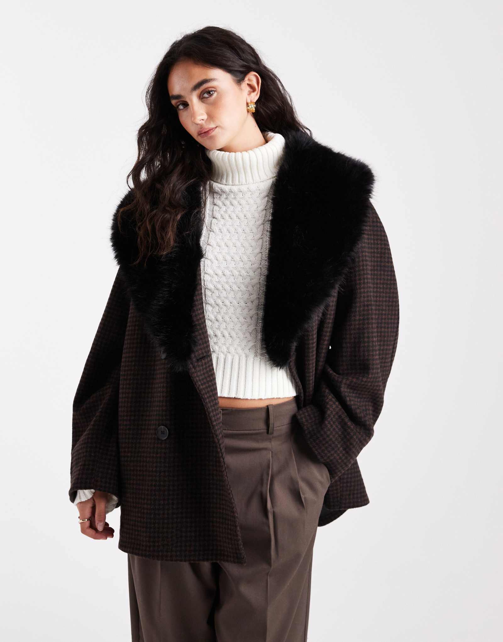 Дизайнерское пальто-горох оверсайз из полушерстяной смеси с воротником из искусственного меха ASOS DESIGN в клетку heritage