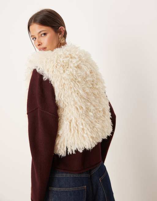 ASOS DESIGN faux fur gilet in cream, 4 of 4
