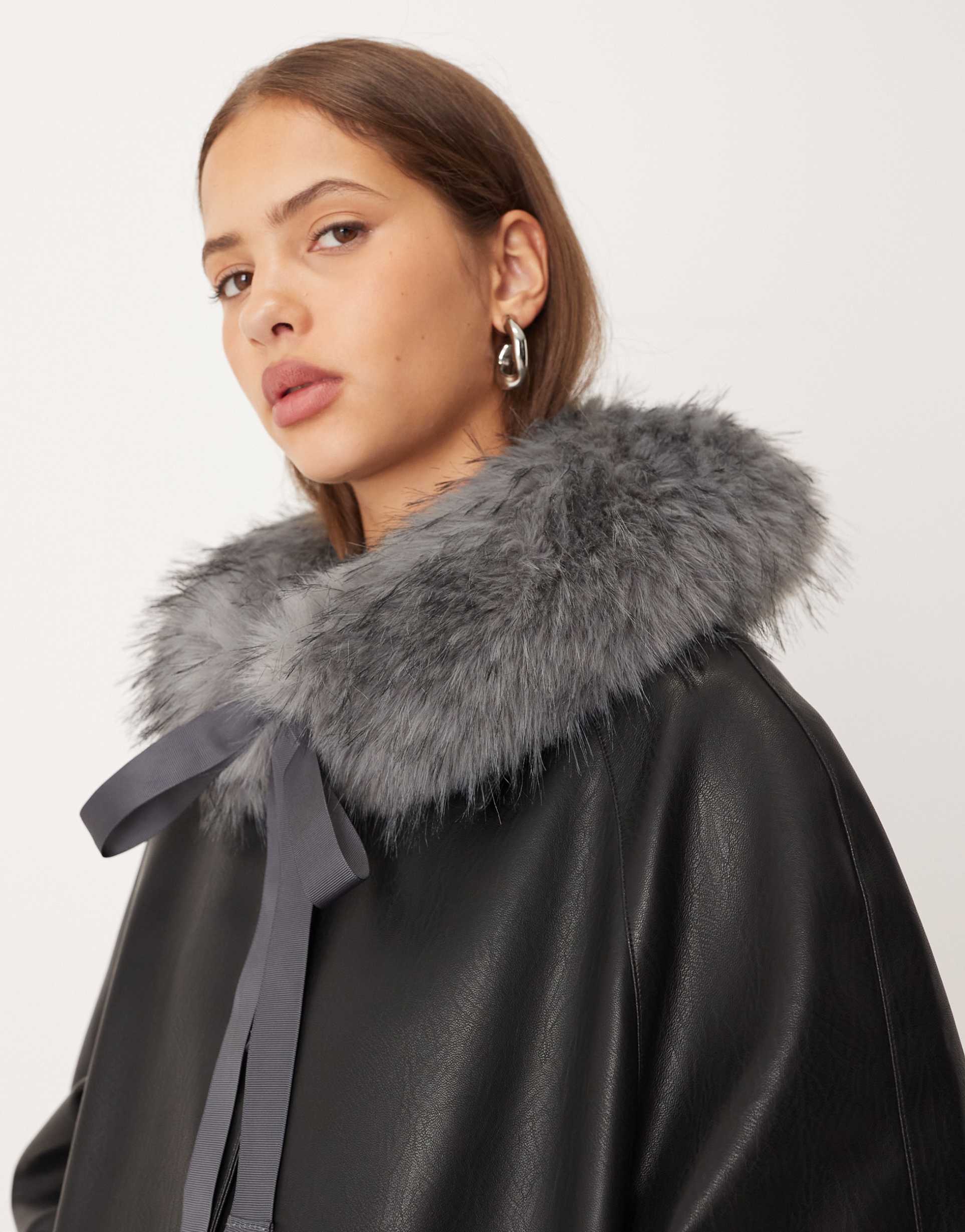 asos design faux fur short collar in gray