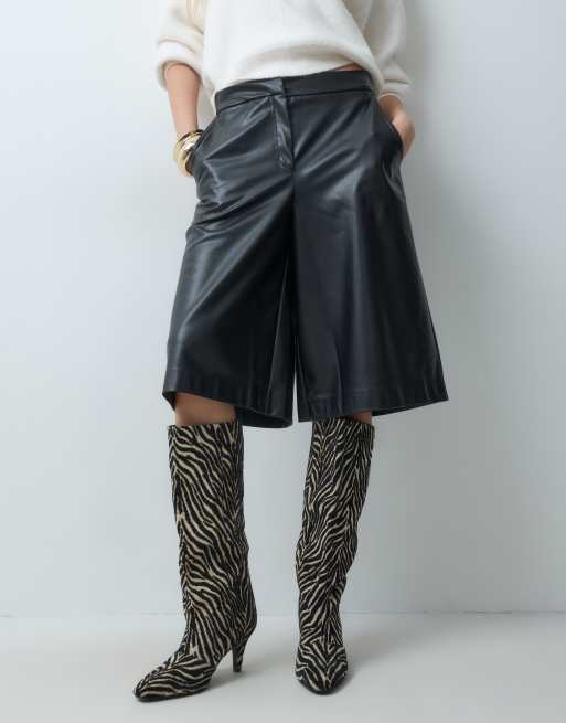 ASOS DESIGN faux leather bermuda shorts in black, 2 of 5