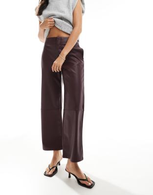 ASOS DESIGN faux leather cropped trousers in plum-Purple