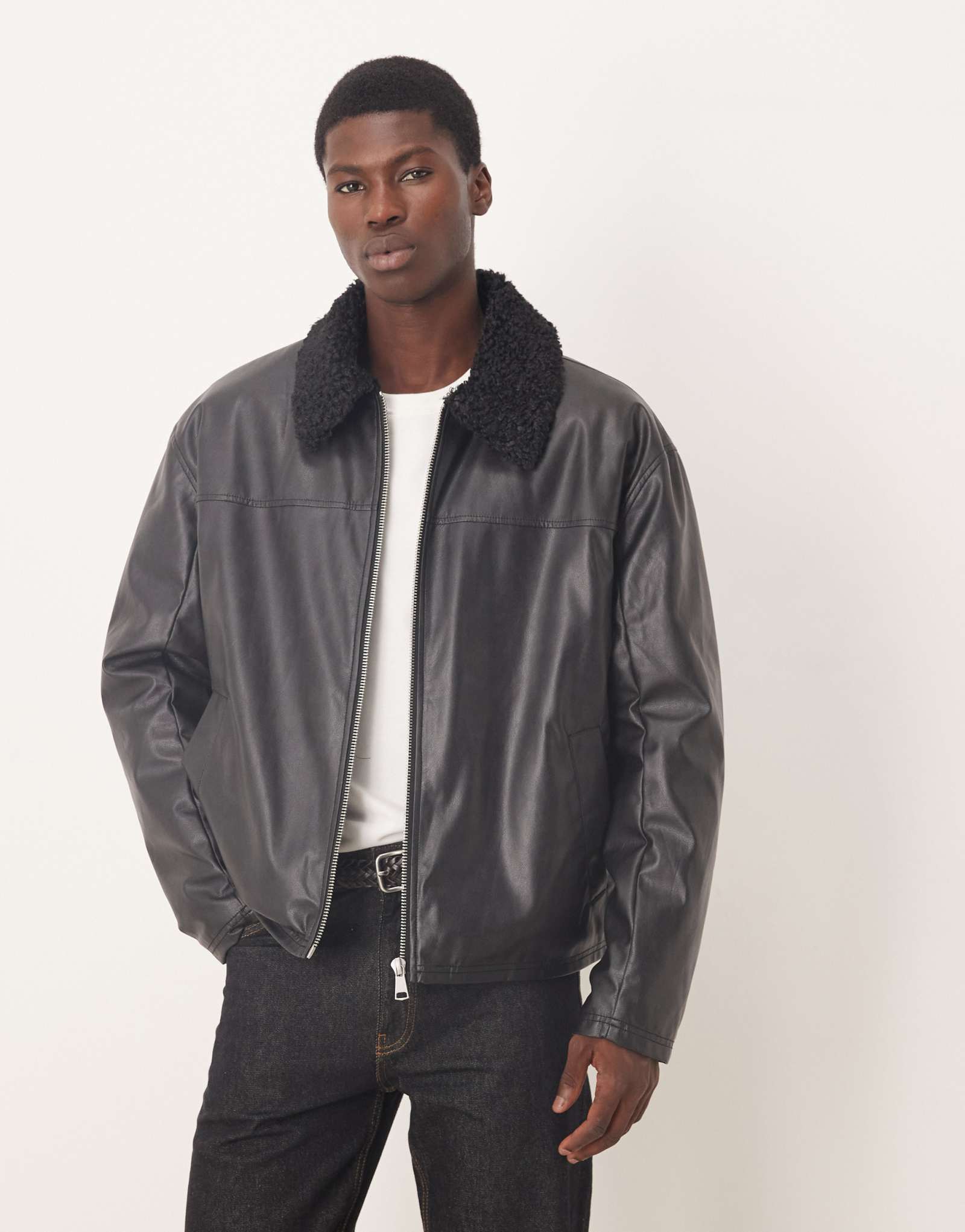 ДИЗАЙНЕРСКАЯ куртка Harrington из искусственной кожи ASOS с воротником borg черного цвета
