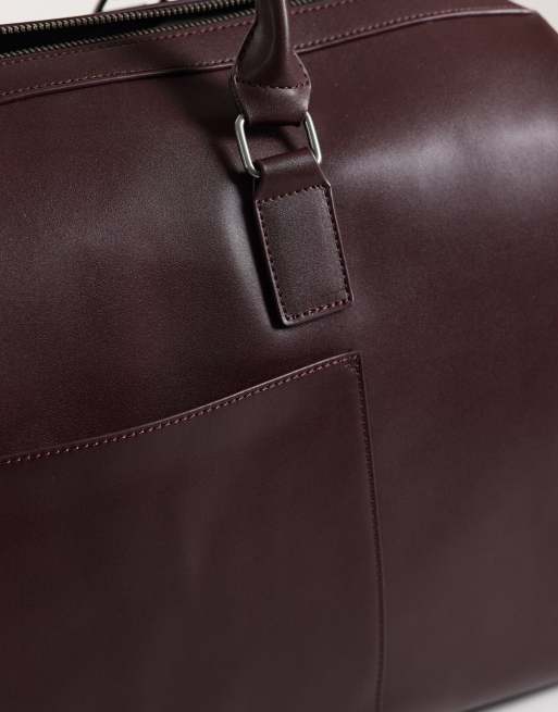ASOS DESIGN faux leather holdall bag in burgundy, 3 of 4