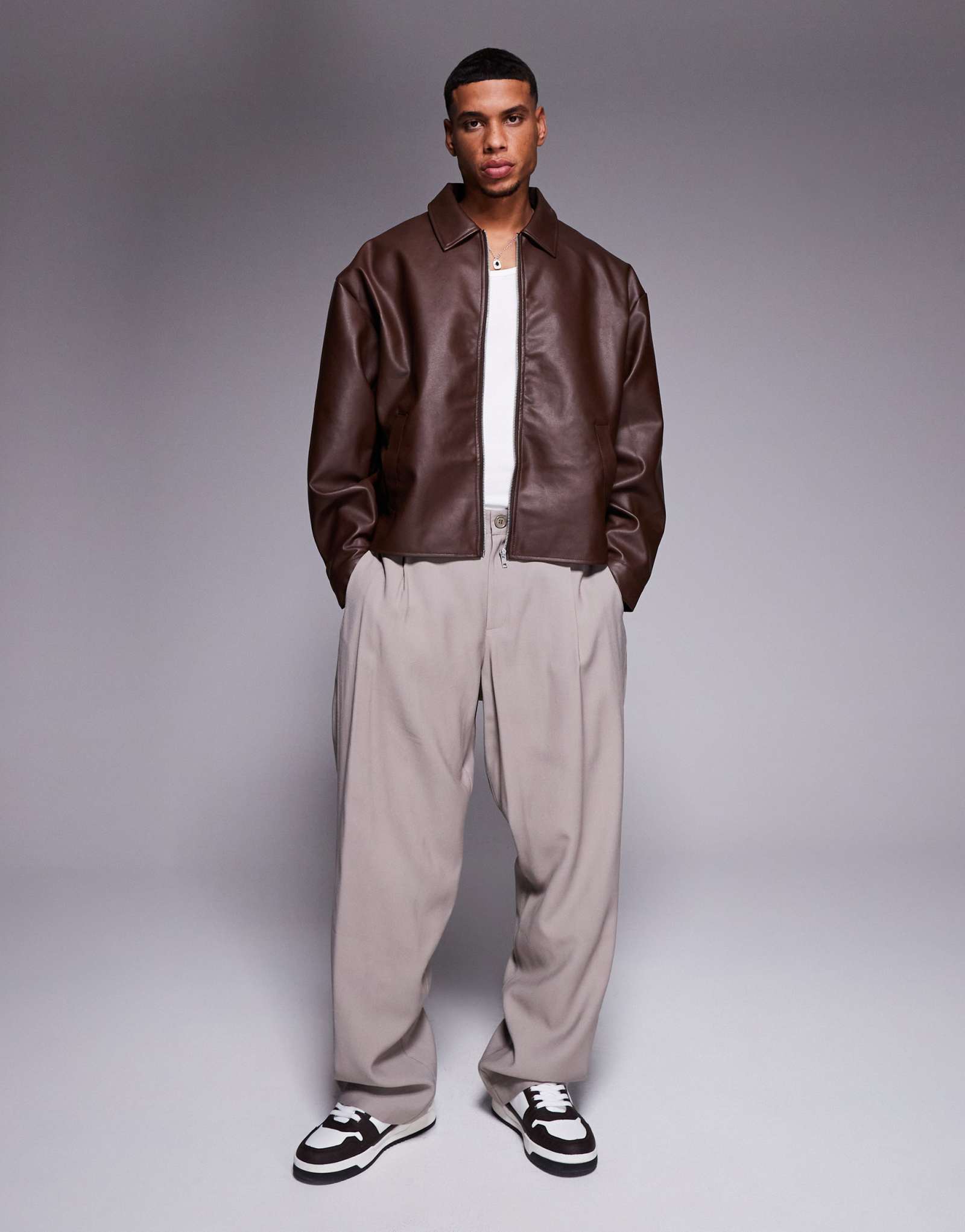ДИЗАЙНЕРСКАЯ коричневая куртка harrington оверсайз-карго из искусственной кожи ASOS DESIGN коричневого цвета