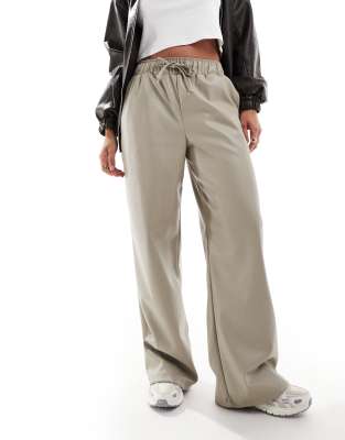 faux leather wide leg pull on pants in stone-Green