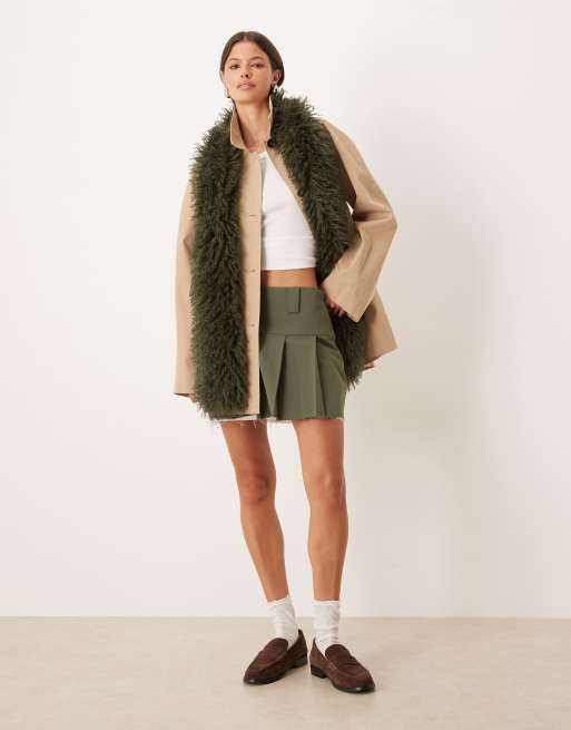 ASOS DESIGN faux mongolian fur scarf in dark green, 3 of 3