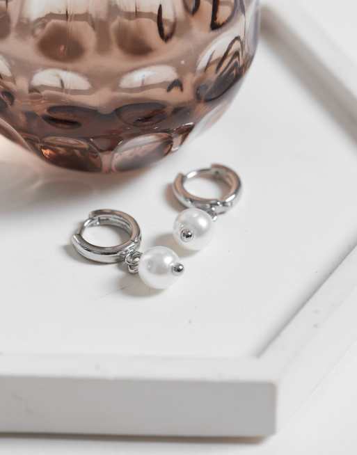 ASOS DESIGN faux pearl drop hoop huggie earrings in silver, 2 of 4