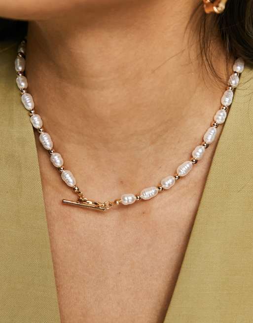 ASOS DESIGN faux pearl necklace with T bar detail in gold tone, 2 of 4
