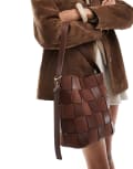 [ASOS DESIGN] ASOS DESIGN faux suede and faux leather weave bucket tote bag in chocolate-Brown No Size BROWN