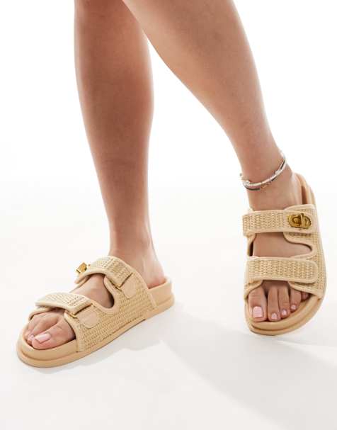 ASOS DESIGN – Fawn – Klapki w kolorze naturalnym z wkładką i obrotowym zapięciem - view 1