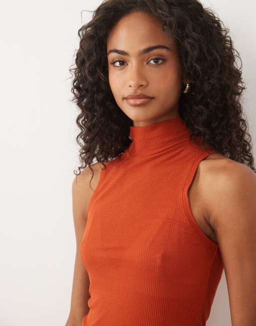 ASOS DESIGN feines Ripp-Top mit hohem Kragen und Ärmellos in Rost, 2 von 4