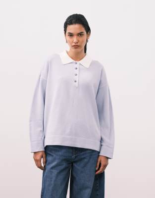 ASOS DESIGN - Feinstrick-Polohemd in Hellblau mit Kontrastkragen