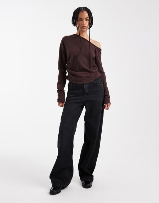 ASOS DESIGN – Feinstrickpullover in Braun mit One-Shoulder-Träger, 2 von 4