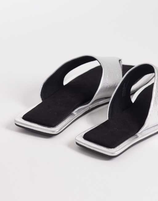 ASOS DESIGN – Feline – Silverfärgade sandaler med fyrkantig tå, 4 av 4