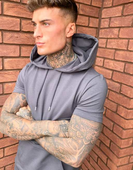 ASOS DESIGN - Felpa attillata nero slavato con cappuccio