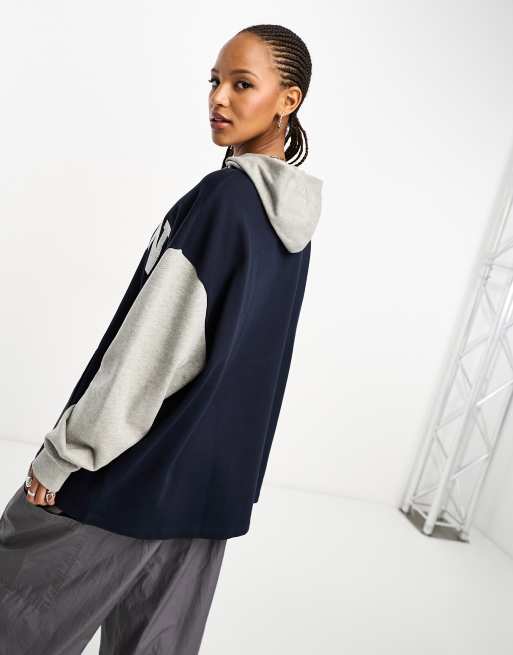 ASOS DESIGN - Felpa con cappuccio colorblock oversize grigio mélange e blu navy con grafica "Boston", 3 di 4