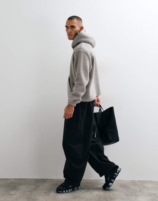 ASOS DESIGN felpa con cappuccio comoda in pile borg grigia, 2 di 5