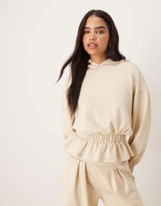 ASOS DESIGN - Felpa in cupro color pietra con cappuccio e volant sul bordo