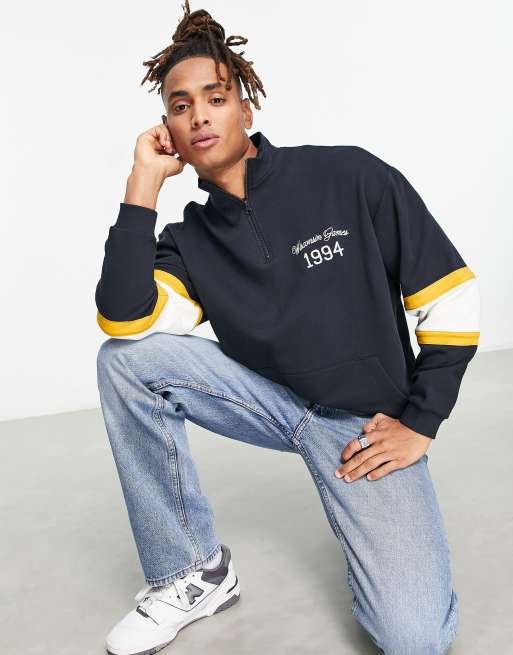 ASOS DESIGN - Felpa nera oversize con zip corta e stampa