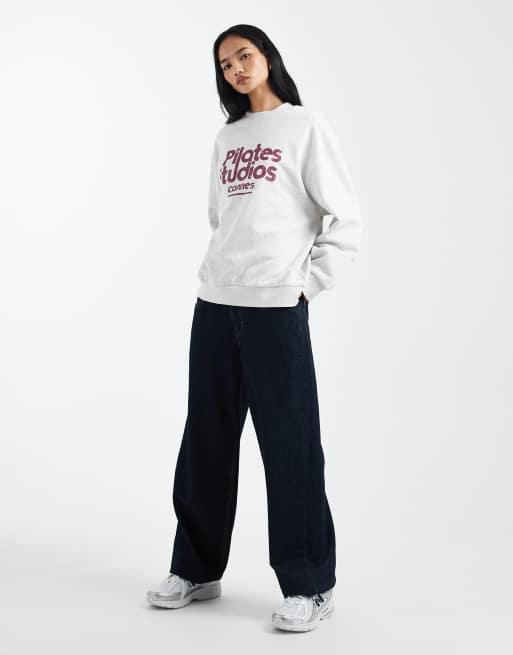 ASOS DESIGN - Felpa oversize grigio ghiaccio mélange con grafica "Pilates Studio", 2 di 4