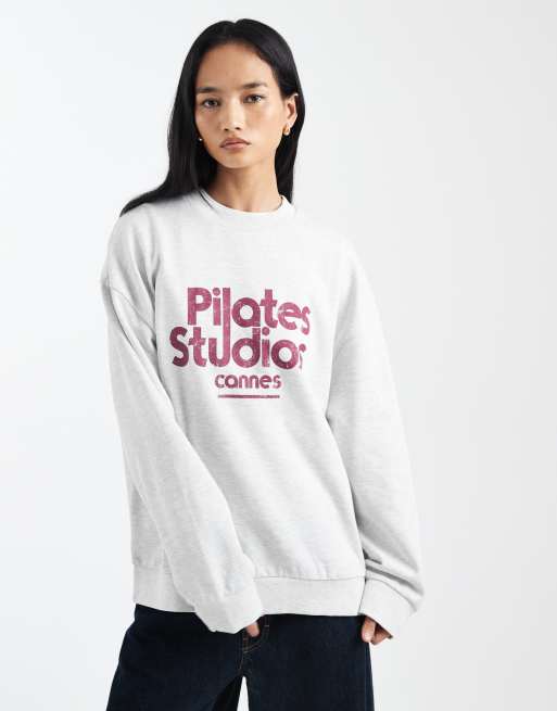 ASOS DESIGN - Felpa oversize grigio ghiaccio mélange con grafica "Pilates Studio", 4 di 4