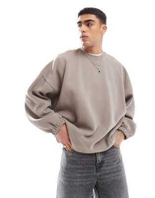 ASOS DESIGN - Felpa super oversize marrone con dettaglio sul fondo