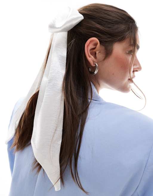 ASOS DESIGN - Fermaglio per capelli da sposa con fiocco oversize in raso avorio, 3 di 4