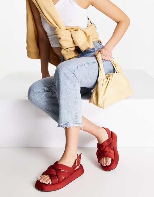 ASOS DESIGN - Fernhill - Gewatteerde platte sandalen met dikke zool in roestkleur