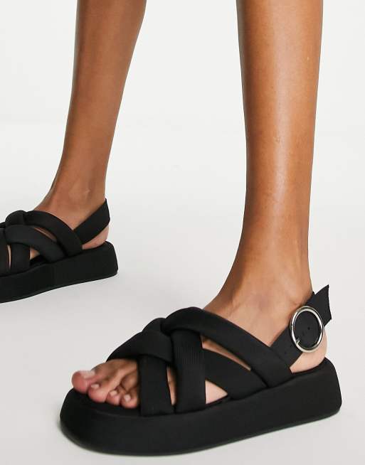 ASOS DESIGN - Fernhill - Gewatteerde platte sandalen met dikke zool in zwart, 4 van 4