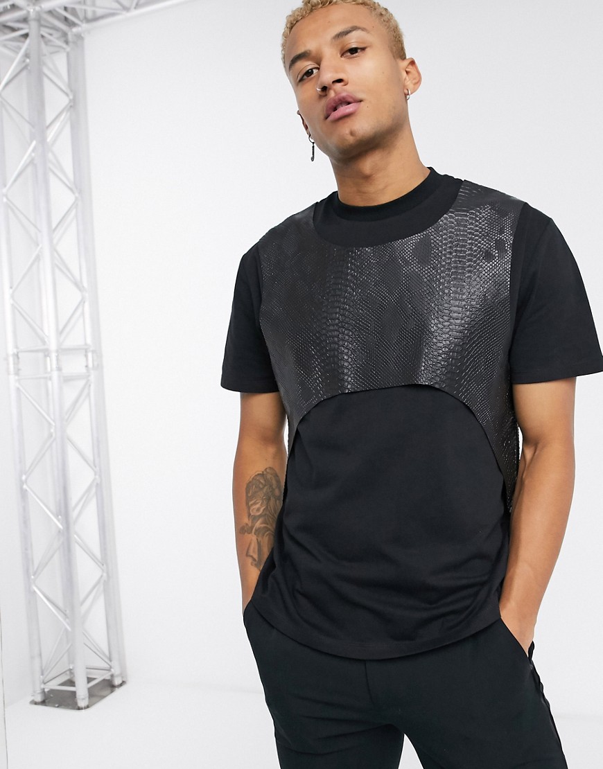 ASOS DESIGN - Festival - T-shirt comoda nera con dettaglio imbragatura pitonato-Nero