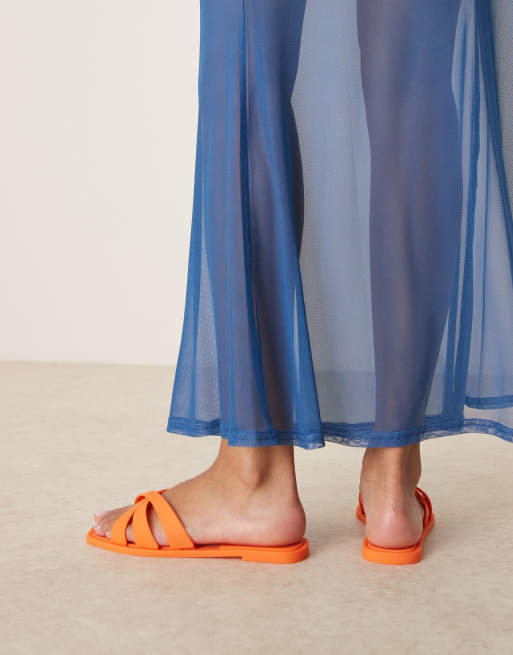 ASOS DESIGN - Fia - Orange flade plastik-mules med krydsende remme, 4 af 4