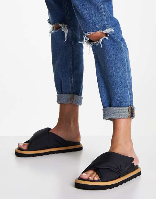 ASOS DESIGN - Fibres - Gewatteerde platte sandalen in zwart