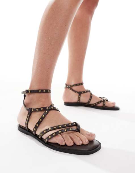 ASOS DESIGN - Fierce - Chokoladebrune sandaler med stropper og nitter - view 1