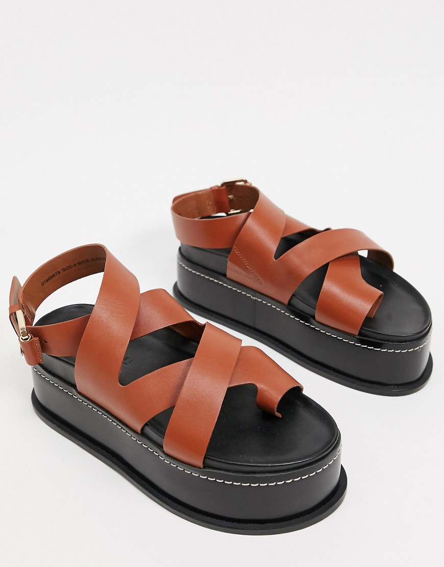 ASOS DESIGN - Fifi - Premium leren sandalen met plateauzool in lichtbruin