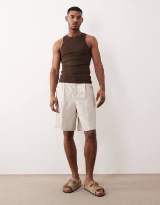 Figurbetonte Bermudashorts mit hohem Leinenanteil in Steinbeige-Neutral Neutral 52