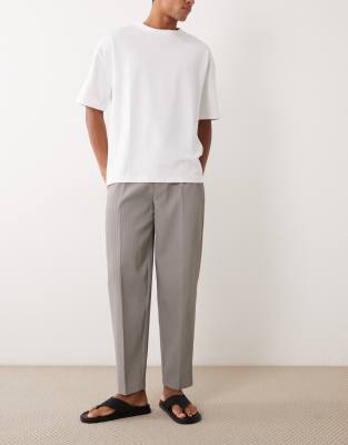 Figurbetonte, schmal zulaufende, bequeme Oversize-Hose in Grau mit Rippenstruktur Grau 54 Regular
