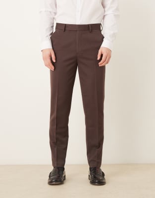 Figurbetonte, schmal zulaufende Hose in Braun-Brown Brown 48 Short