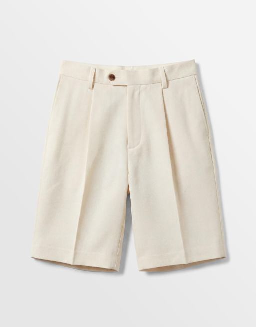 ASOS DESIGN – Figurbetonte Shorts in Ecru mit Bundfalten und regulärem Schnitt, 6 von 9