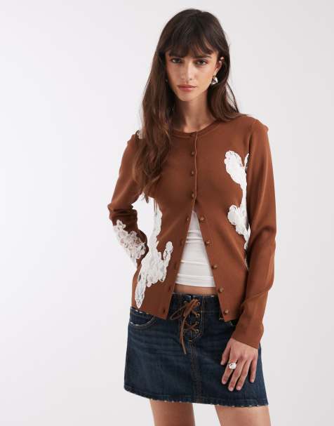 ASOS DESIGN – Figurbetonte, strukturierte Strickjacke in Rotbraun mit Spitzendetail, Kombiteil - view 1