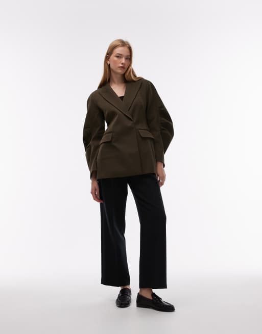 ASOS DESIGN – Figurbetonter Blazer in Olivgrün mit Kokonärmeln, 3 von 4