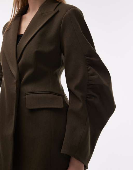 ASOS DESIGN – Figurbetonter Blazer in Olivgrün mit Kokonärmeln, 4 von 4