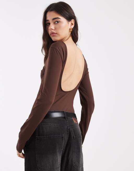ASOS DESIGN – Figurbetonter, langärmliger Polyamid-Body in Schokobraun mit Rückenausschnitt, 4 von 4