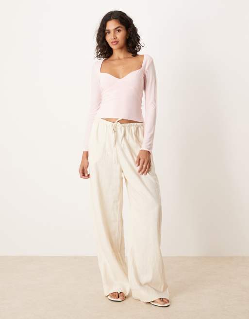 ASOS DESIGN – Figurbetontes, langärmliges Oberteil in Rosa mit Herzausschnitt-Detail, 4 von 4