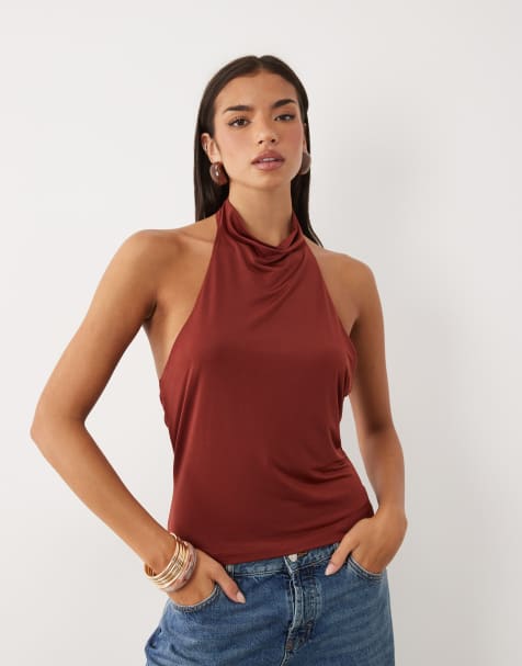 ASOS DESIGN – Figurbetontes Neckholder-Oberteil in Rostrot mit Wasserfallausschnitt - view 1