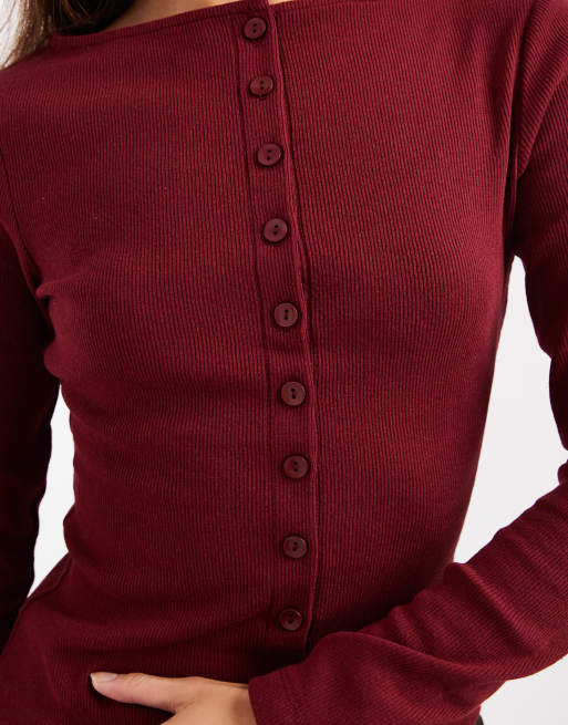 ASOS DESIGN – Figurbetontes Oberteil in Burgunderrot mit Knopfleiste und feiner Rippenstruktur, 4 von 4