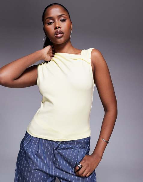 ASOS DESIGN – Figurbetontes Oberteil in Pastellgelb mit verdrehtem Ausschnitt-Detail - view 1