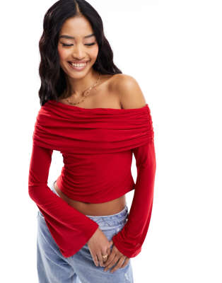 ASOS DESIGN - Figurbetontes Oberteil in Rot mit One-Shoulder-Ärmel