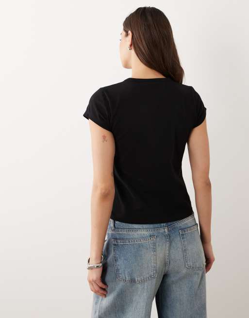 ASOS DESIGN – Figurbetontes T-Shirt in Schwarz mit Ösen-Detail, 4 von 4